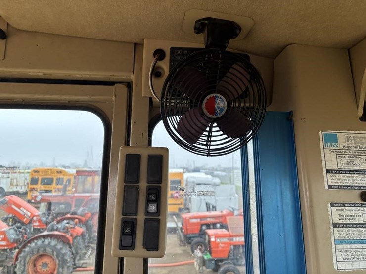 2005-caterpillar-143h-image-51