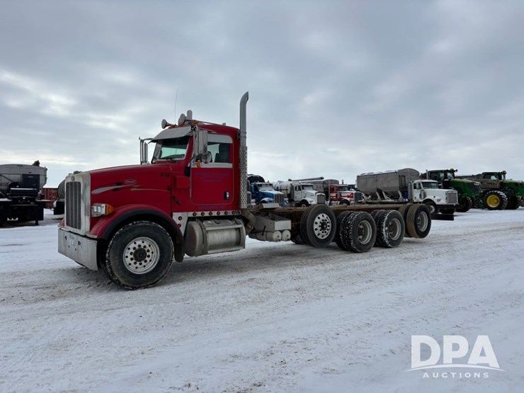 peterbilt-365-image-19