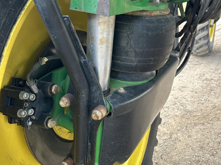 2017-john-deere-r4038-image-32