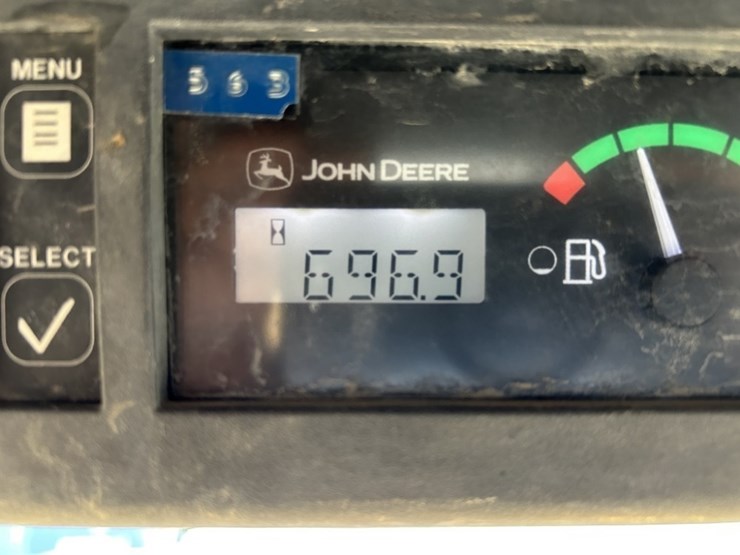 john-deere-332-image-22