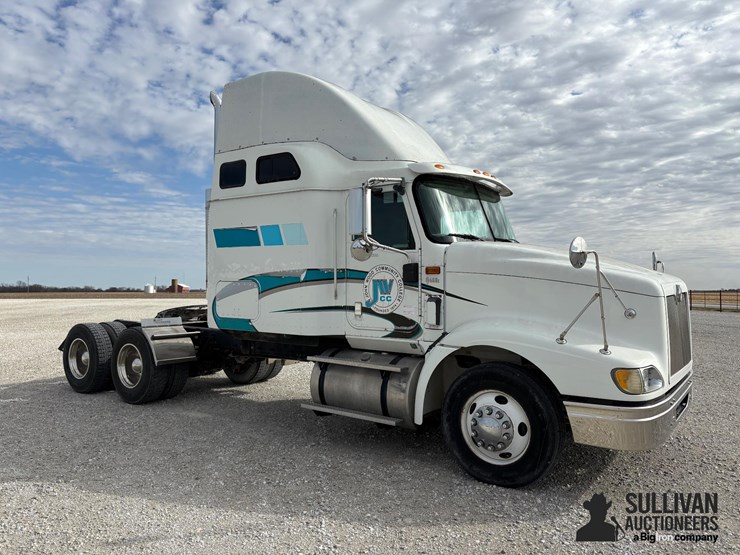 2006-international-9400i-t/a-sleeper-truck-tractor-image-3