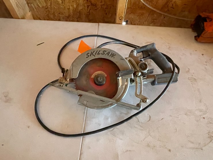 #3680-•-skilsaw-worm-drive-saw-image-1