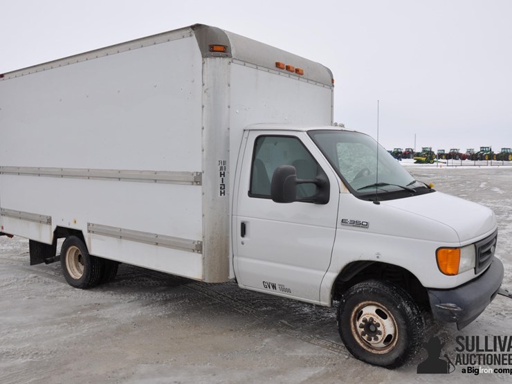 2006-ford-e350-image-3