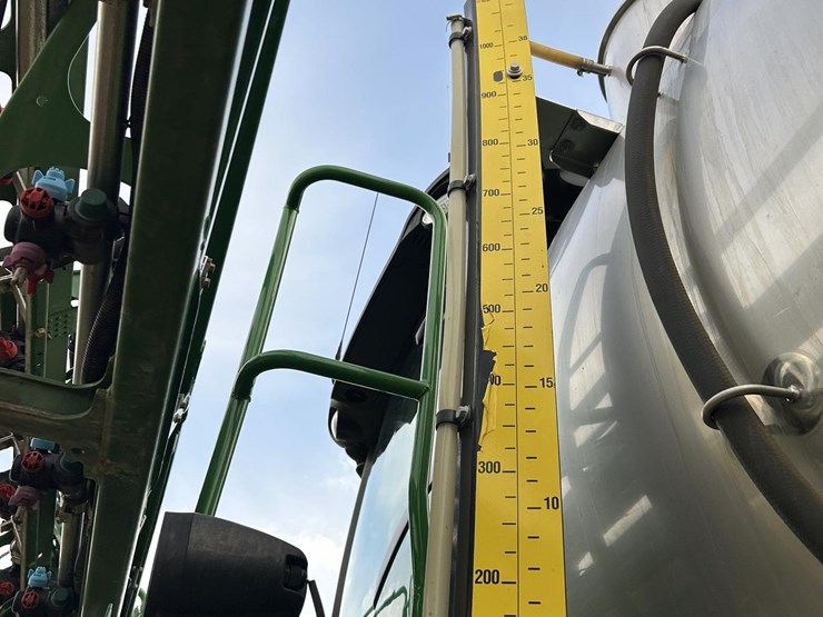 2017-john-deere-r4038-image-16