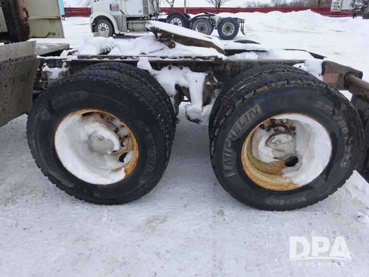 1994-freightliner-fld120-image-47