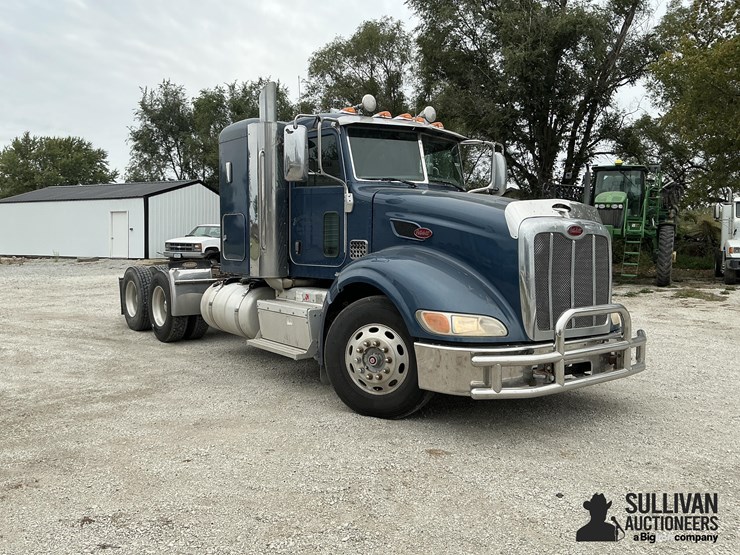 2013-peterbilt-386-image-3