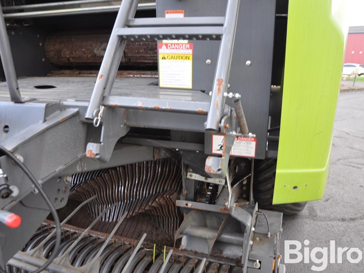 2020-claas-455-rollant-uniwrap-round-baler/bale-wrapper-image-14