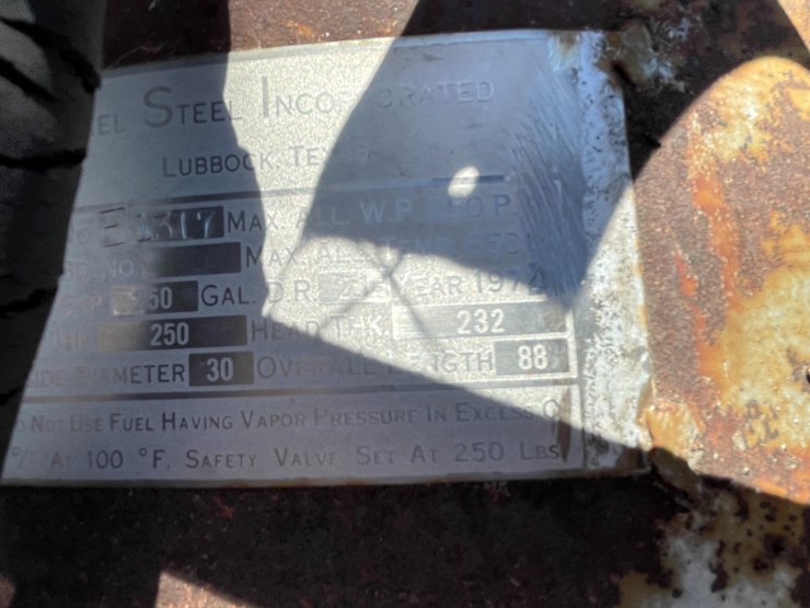 #3726-•-250-gallon-propane-tank-image-5