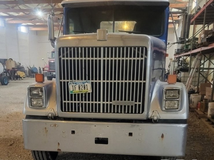 1997-international-9300-image-9