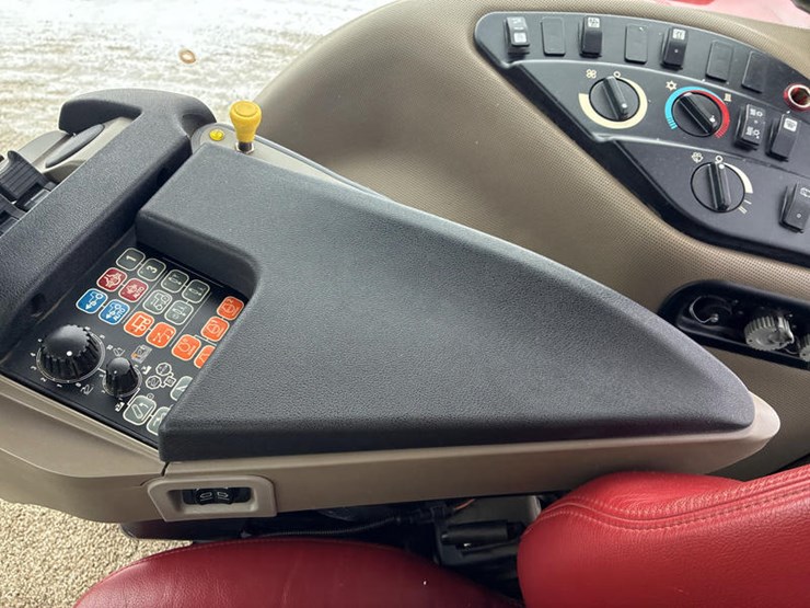 case-ih-magnum-315-image-84