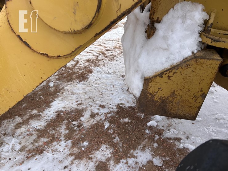 caterpillar-420d-image-15