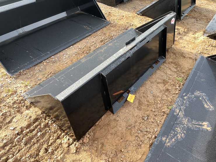 #2007-•-bucket-attachment-image-3