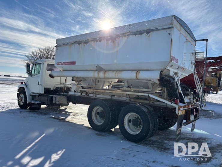 1998-freightliner-fl80-image-10