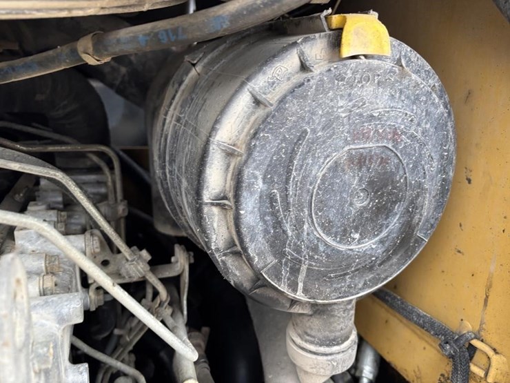 2006-caterpillar-246b-image-39