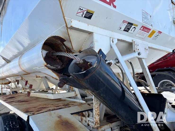 1998-freightliner-fl80-image-36