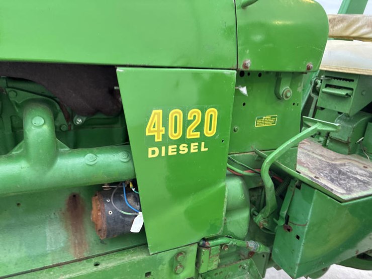 john-deere-4020-image-30