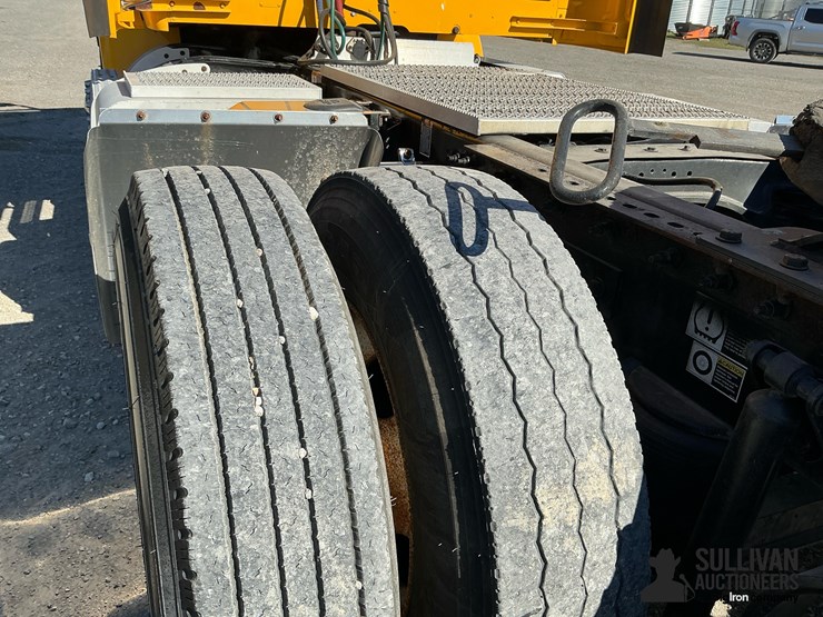 peterbilt-579-image-20