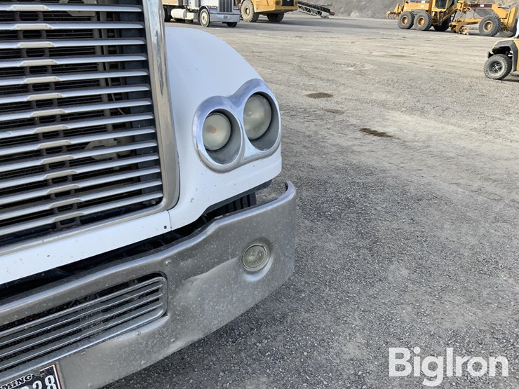 freightliner-coronado-132-image-15