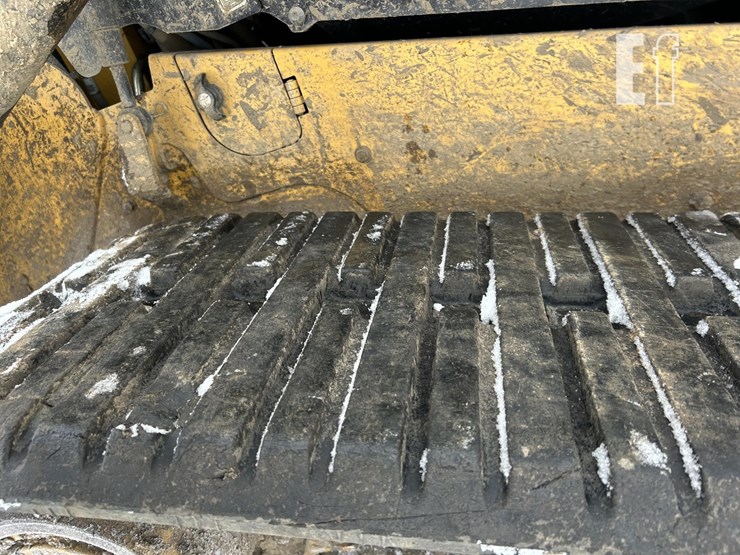 2021-caterpillar-259d3-image-30