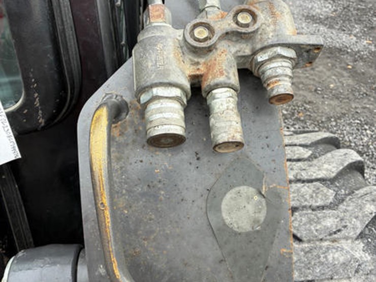 new-holland-l230-image-20