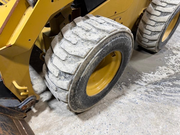 2020-caterpillar-272d3-image-12