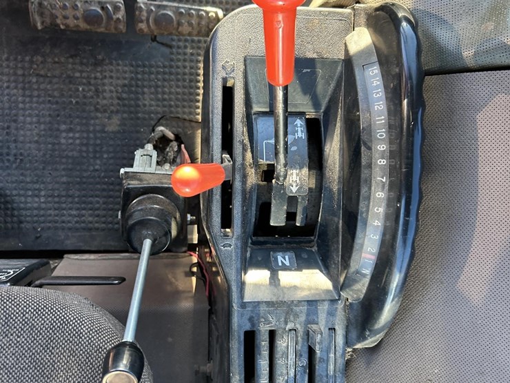 1983-john-deere-4650-image-48