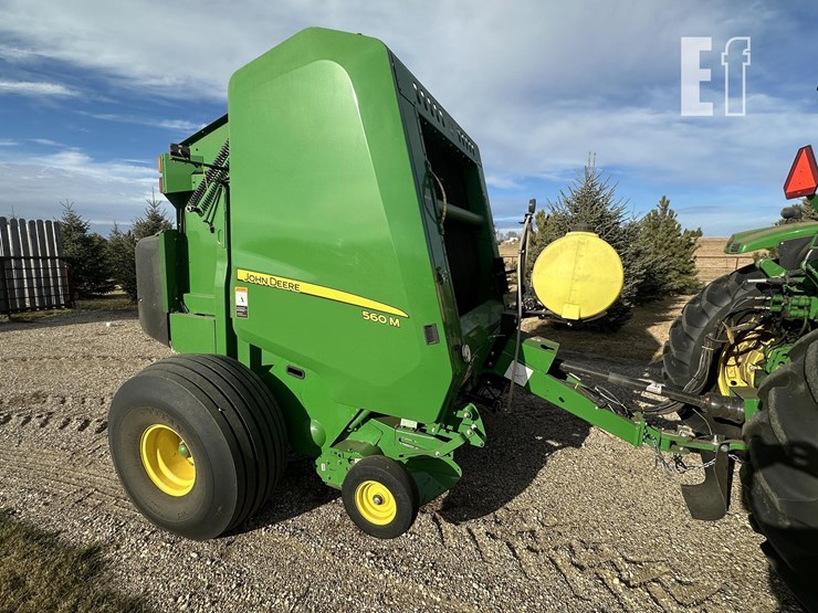 2018-john-deere-560m-image-1