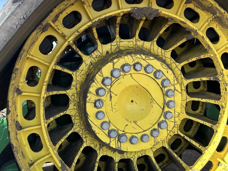 2023-john-deere-9rx-590-image-16