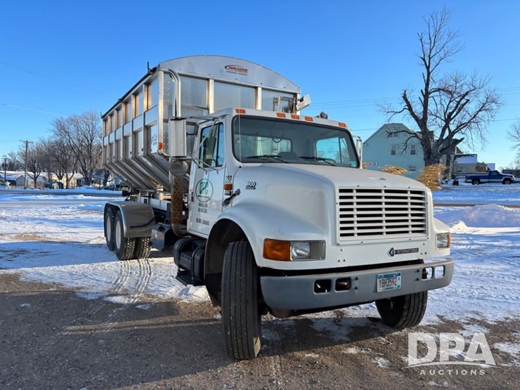 international-4900-image-5