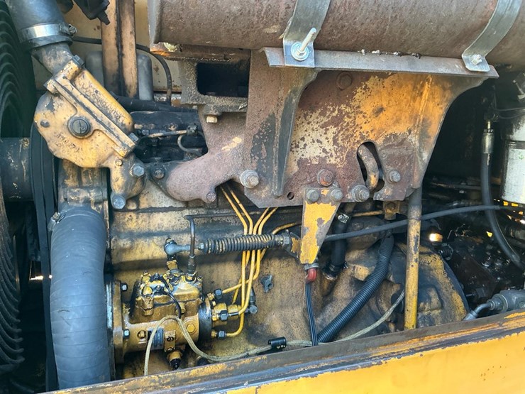 1989-deere-444e-image-68