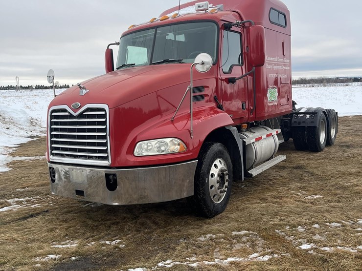 2006-mack-vision-cxn613-image-1