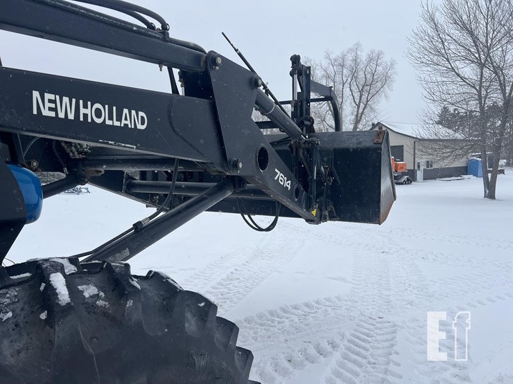 new-holland-tv140-image-37