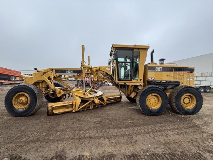 2005-caterpillar-143h-image-5