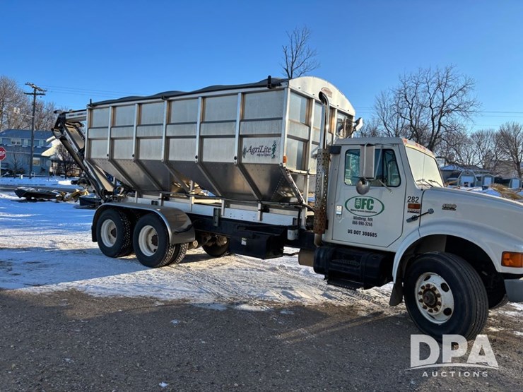 international-4900-image-7