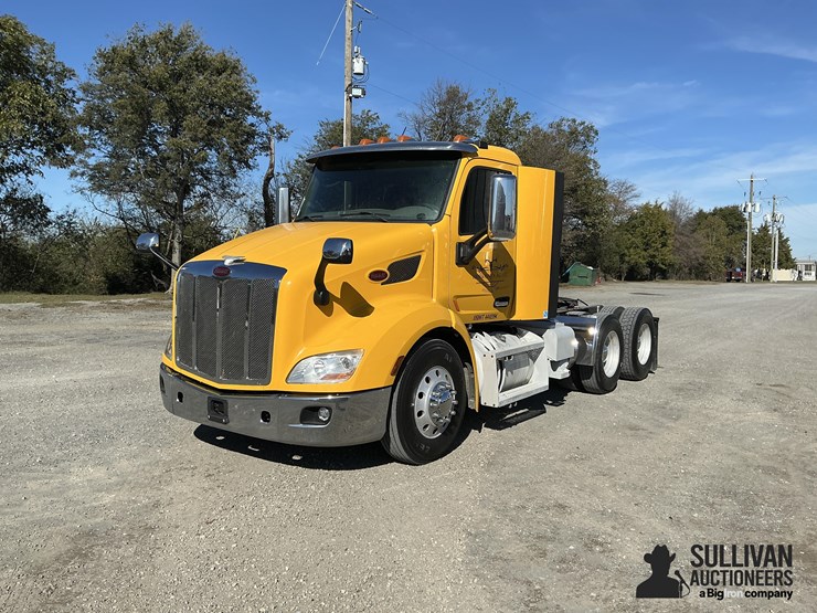 peterbilt-579-image-1