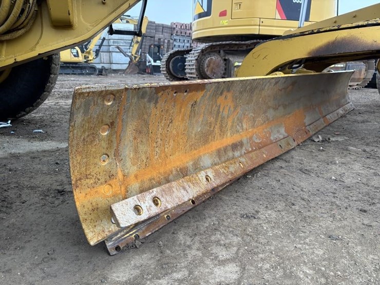 2005-caterpillar-143h-image-12