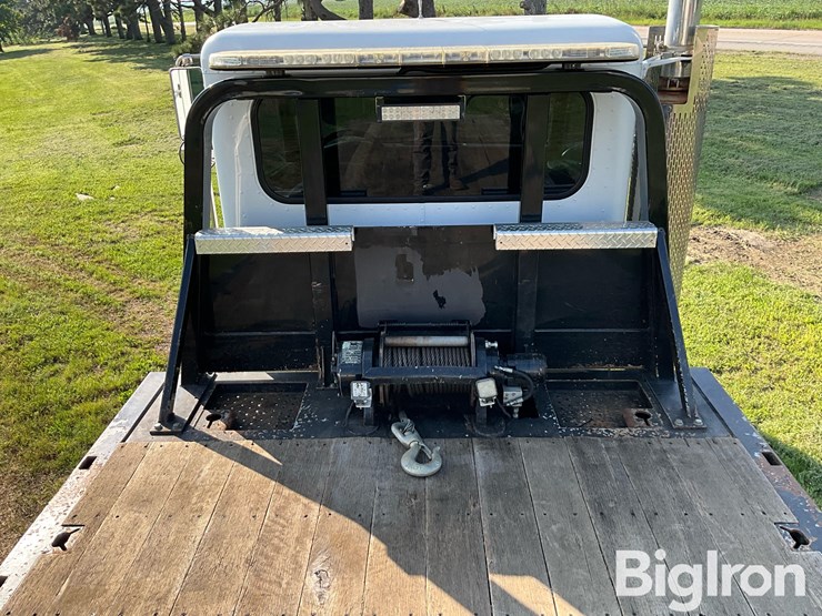 peterbilt-348-image-13