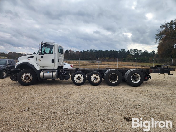 international-7600-image-8