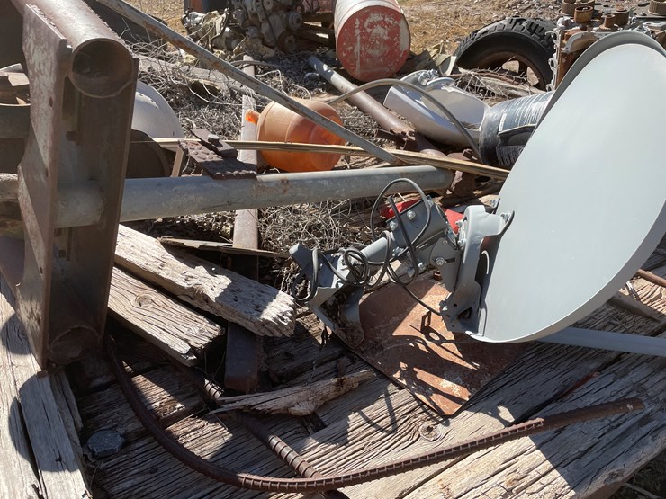 #3729-•-pair-of-trailers-and-scrap-metal-image-23