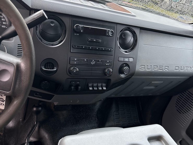 2012-ford-f550-image-17