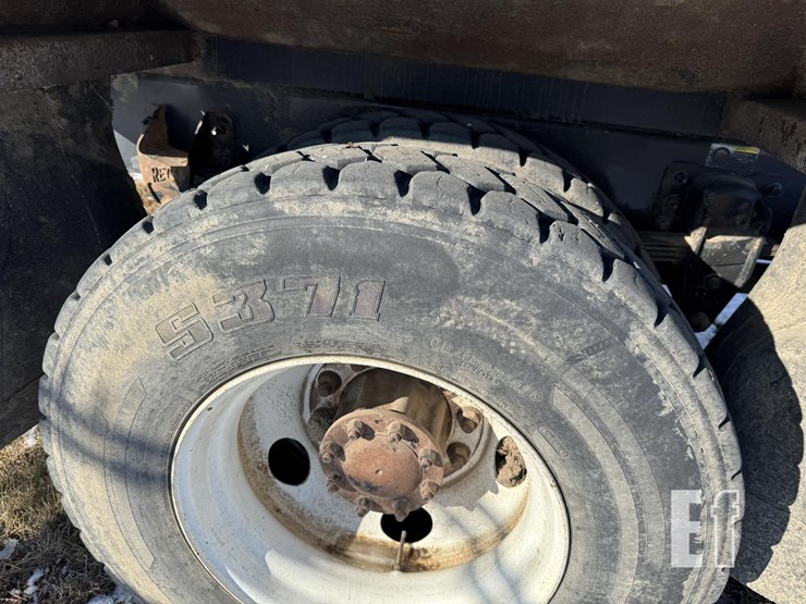 2014-kenworth-t370-image-12