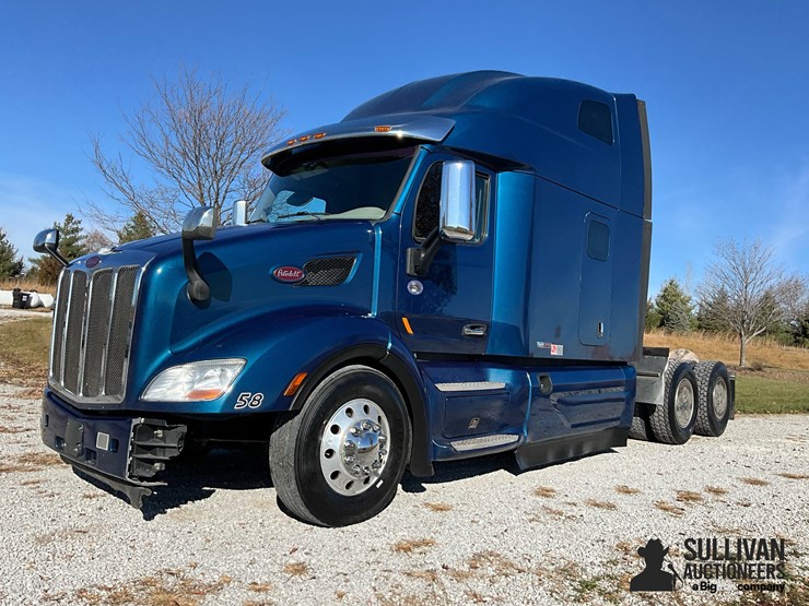 2020-peterbilt-579-image-1