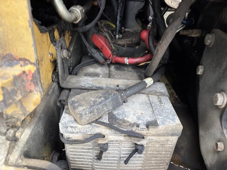 2006-caterpillar-246b-image-33