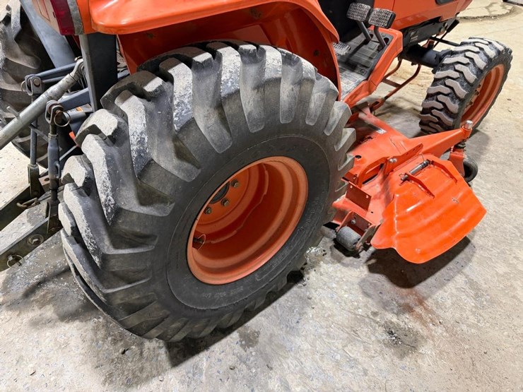 kubota-b7800-image-13