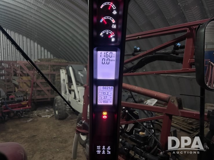 case-ih-patriot-3330-image-38