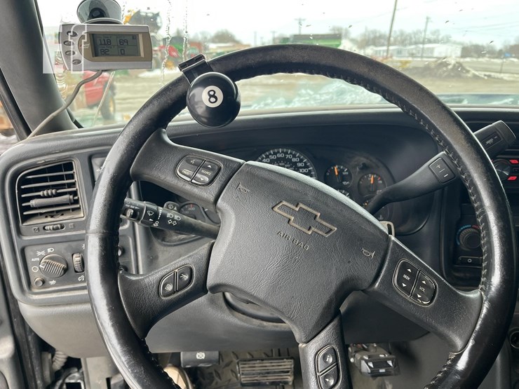 chevrolet-silverado-2500hd-image-32