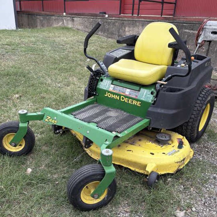 JOHN DEERE Z445