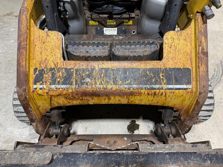 caterpillar-247b-image-10