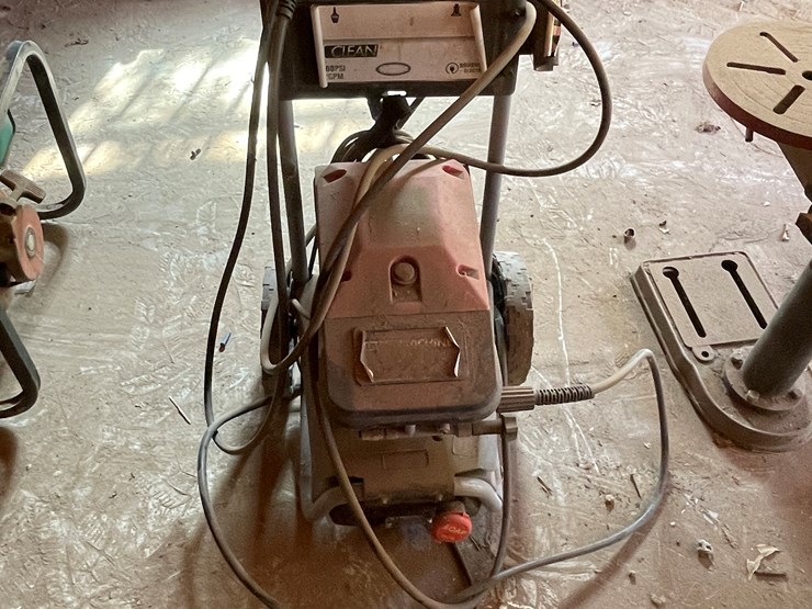 #3692-•-clean-machine-pressure-washer-image-1