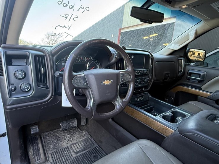 2018-chevrolet-1500-image-4